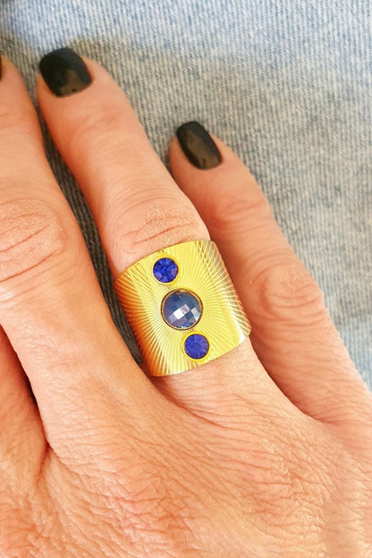Bague Dorée Épaisse avec Pierre Bleue Soleil - Large, Ajustable, Acier Inoxydable, 3 Strass Brillants - AlbertineAndTheSun