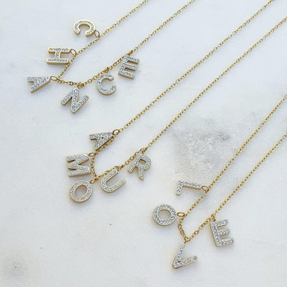 Collier Lettres Suspendues "Amour"... - AlbertineAndTheSun