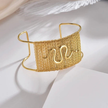 Manchette Serpent Large Doré - Bracelet Rigide Ajustable avec Fil Doré Ajouré, Acier Inoxydable, Style Boho Chic - AlbertineAndTheSun