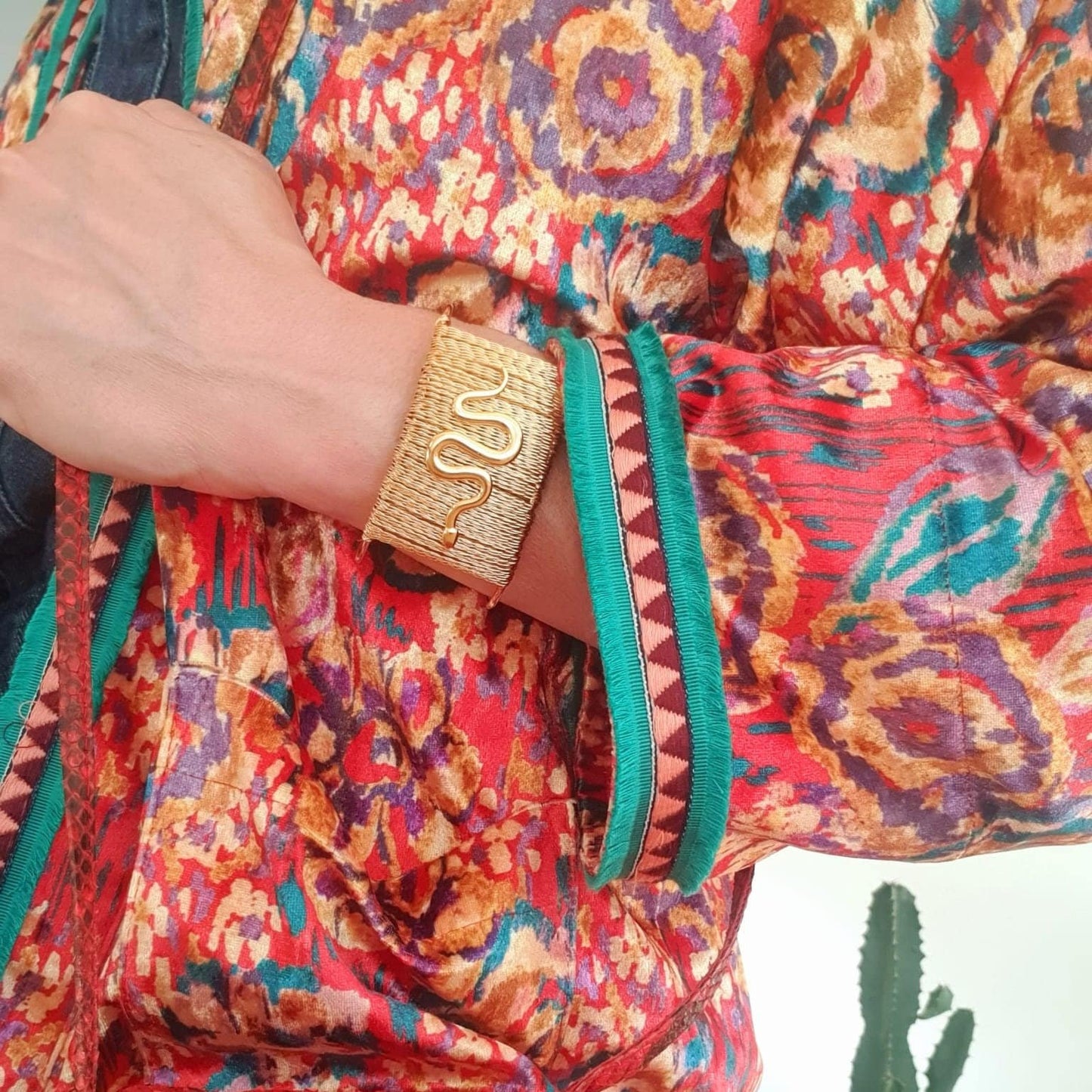 Manchette Serpent Large Doré - Bracelet Rigide Ajustable avec Fil Doré Ajouré, Acier Inoxydable, Style Boho Chic - AlbertineAndTheSun