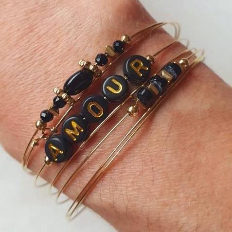 Semainier Fin Or avec Perles Noires - Ensemble de 7 Bracelets Fins, Jonc Bangle Acier Inoxydable, Couleur Doré - AlbertineAndTheSun
